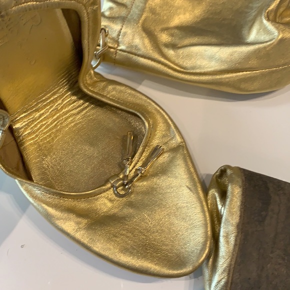 Flats to go - Picture 2 of 7